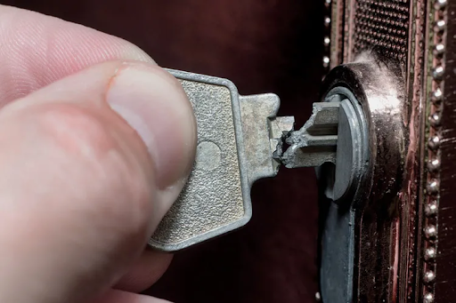 6 Easy Methods To Get a Broken Key Out of A Lock: A Locksmith in Dubai Guide